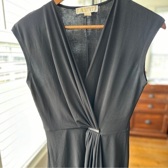 Michael Kors faux wrap midi  dress, sleeveless, v-neck, stretch jersey knit - Picture 4 of 17